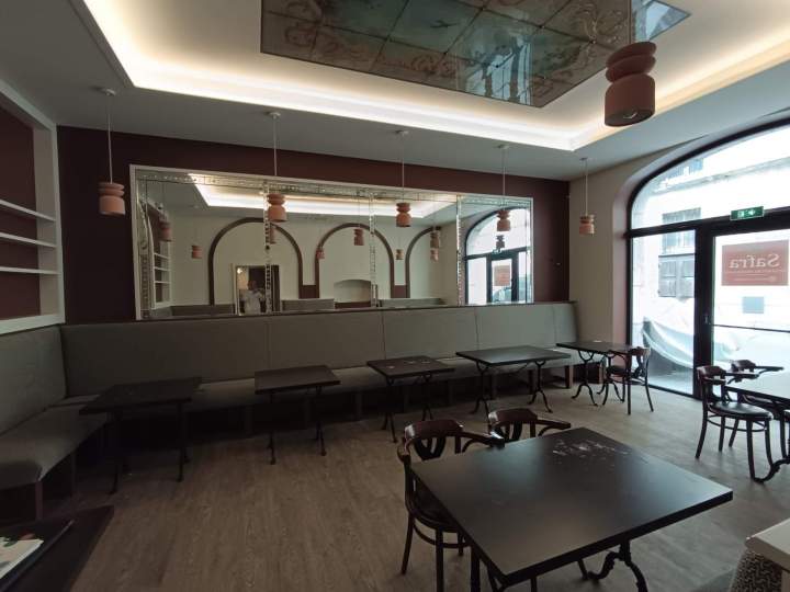 Travaux de rénovation peintures et boiseries d'un restaurant